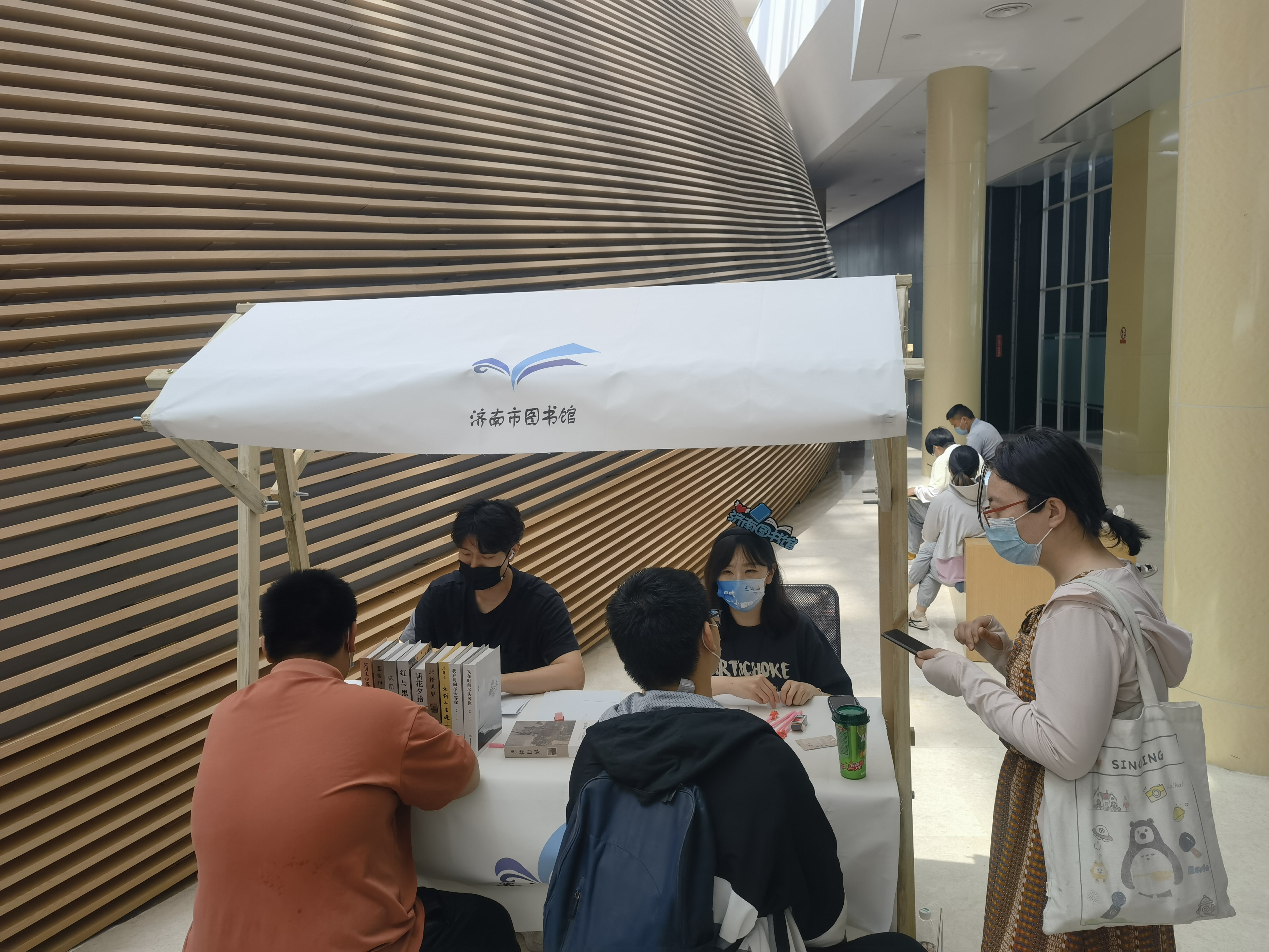 杀 济南市图书馆玩跨界！新葡京娱乐图书馆×剧本(图6)
